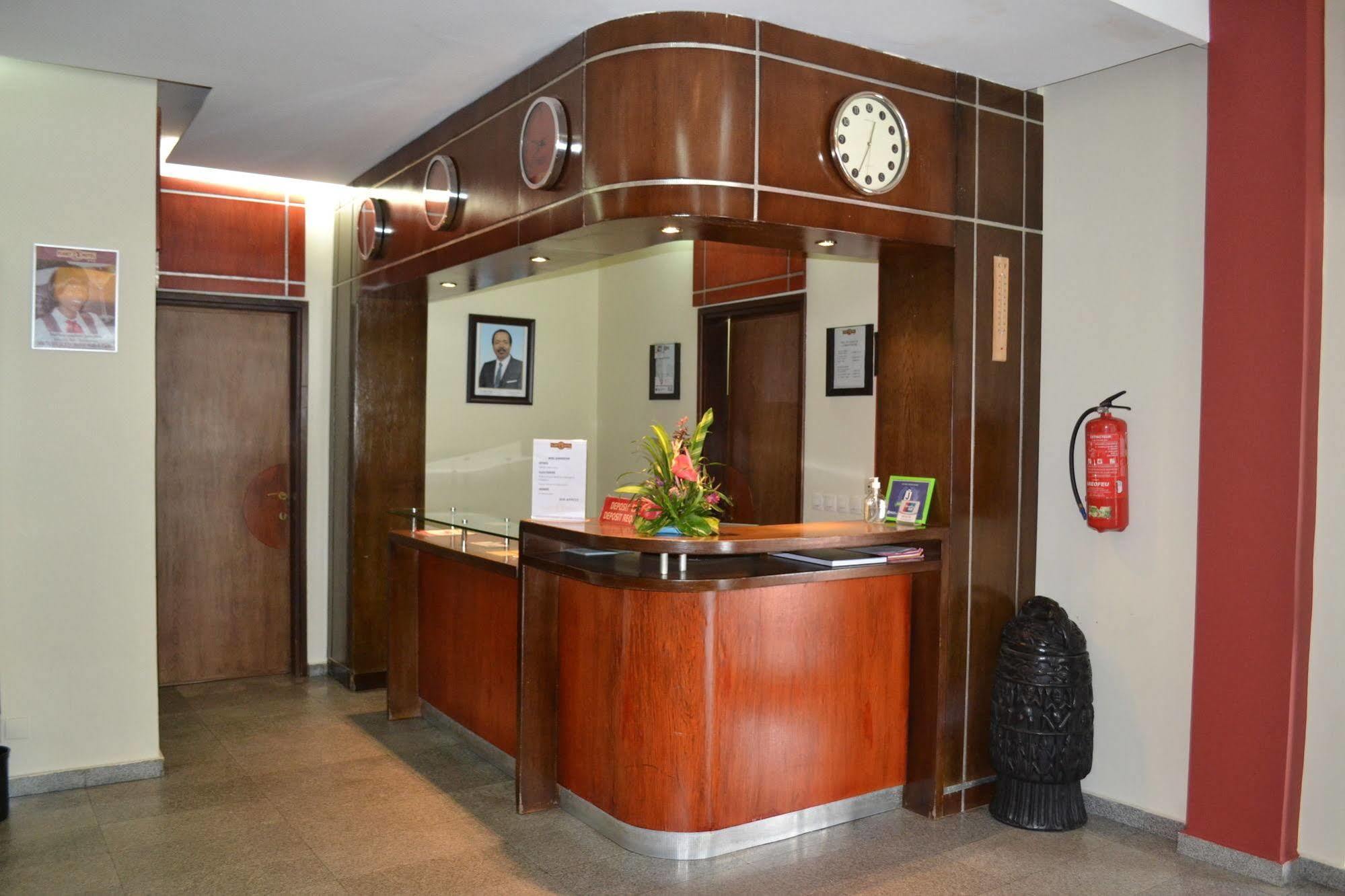 Planet Hotel ดูอาลา ภายนอก รูปภาพ